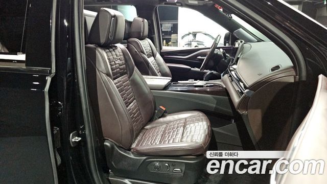 CADILLAC 에스컬레이드 5세대 6.2 ESV 2023 - photo 18 - Import Corée du Sud | International Cars