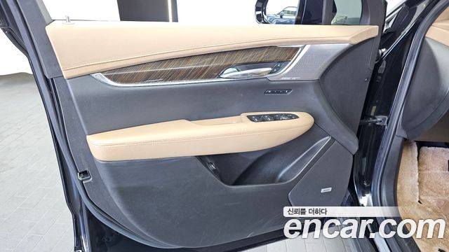 CADILLAC XT6 3.6 Sport 2021 - photo 14 - Import Corée du Sud | International Cars