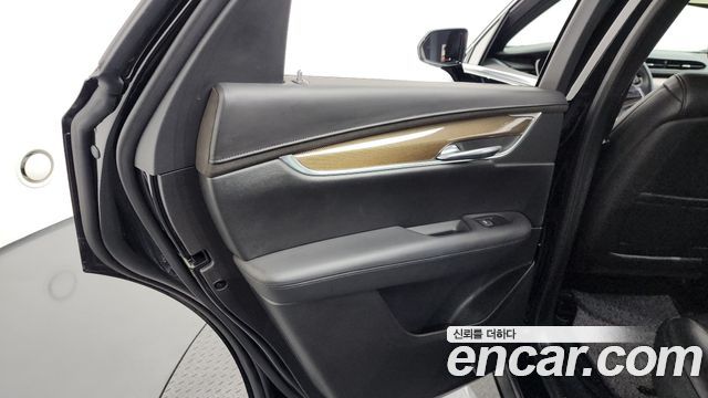 CADILLAC XT5 3.6 플래티넘 AWD 2018 - photo 15 - Import Corée du Sud | International Cars