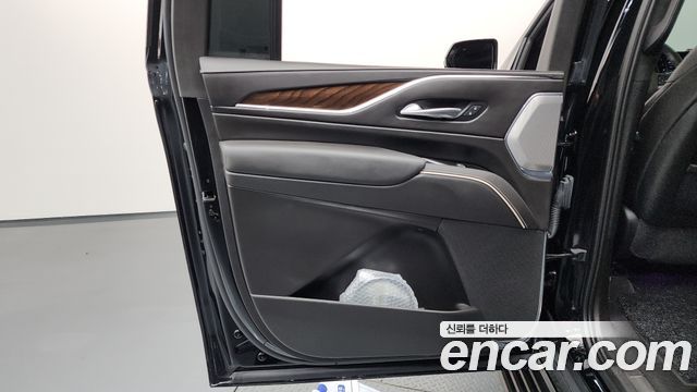 CADILLAC 에스컬레이드 5세대 6.2 ESV 2023 - photo 15 - Import Corée du Sud | International Cars