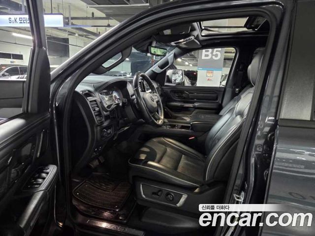 DODGE 램픽업 5.7 2022 - photo 24 - Import Corée du Sud | International Cars