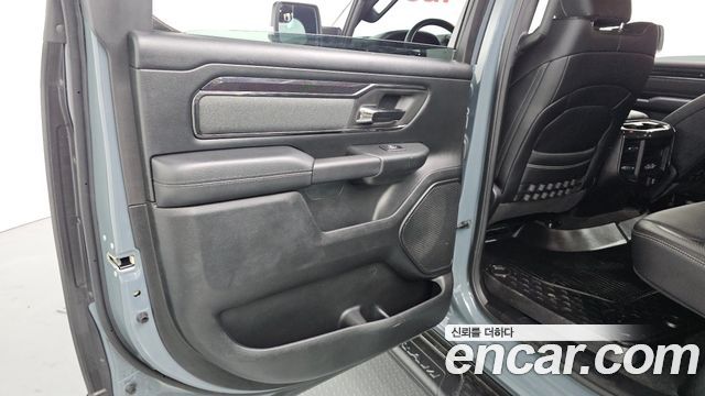 DODGE 램픽업 5.7 2021 - photo 15 - Import Corée du Sud | International Cars