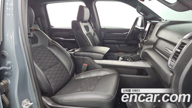 DODGE 램픽업 5.7 2021 - photo 16 - Import Corée du Sud | International Cars