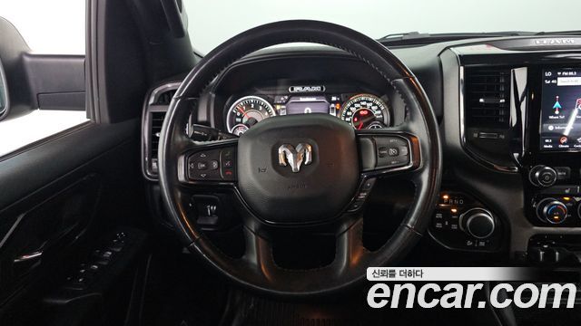 DODGE 램픽업 5.7 2021 - photo 17 - Import Corée du Sud | International Cars