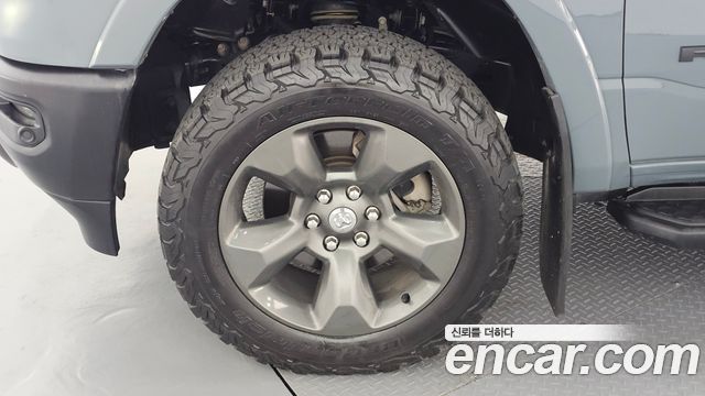 DODGE 램픽업 5.7 2021 - photo 5 - Import Corée du Sud | International Cars