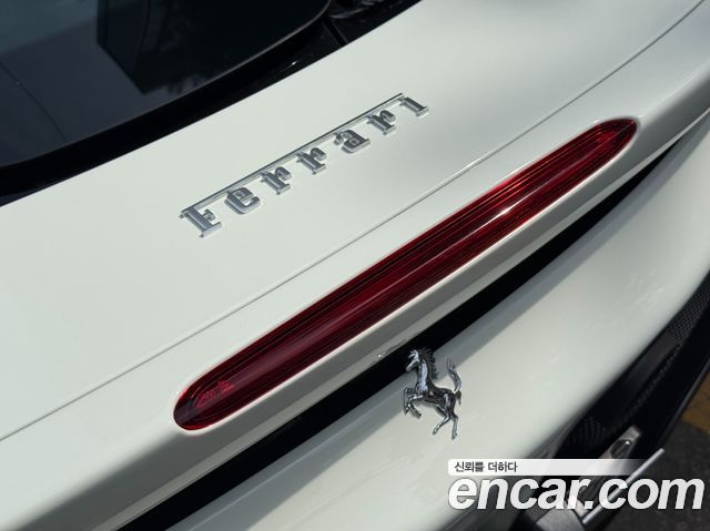 FERRARI SF90 Spyder 4.0 2023 - photo 18 - Import Corée du Sud | International Cars