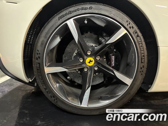 FERRARI SF90 Spyder 4.0 2023 - photo 5 - Import Corée du Sud | International Cars