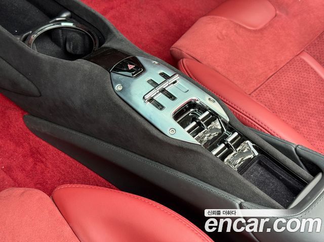 FERRARI SF90 Spyder 4.0 2023 - photo 9 - Import Corée du Sud | International Cars