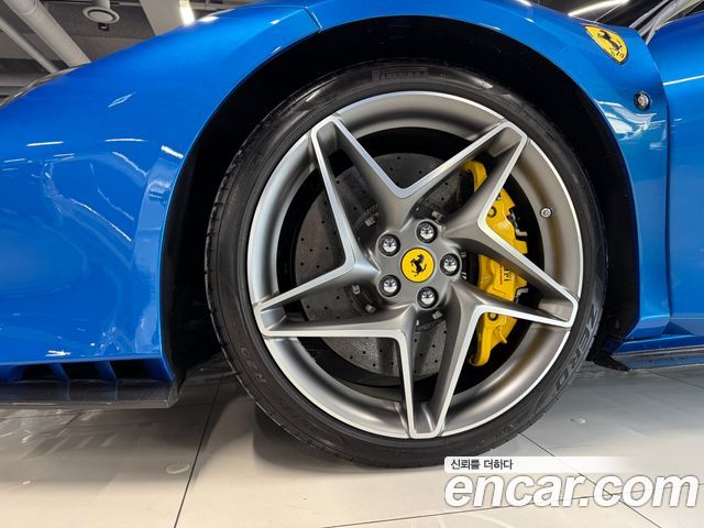 FERRARI F8 Spyder 3.9 V8 2022 - photo 16 - Import Corée du Sud | International Cars