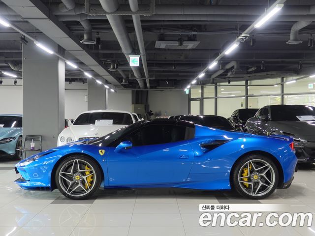 FERRARI F8 Spyder 3.9 V8 2022 - photo 3 - Import Corée du Sud | International Cars