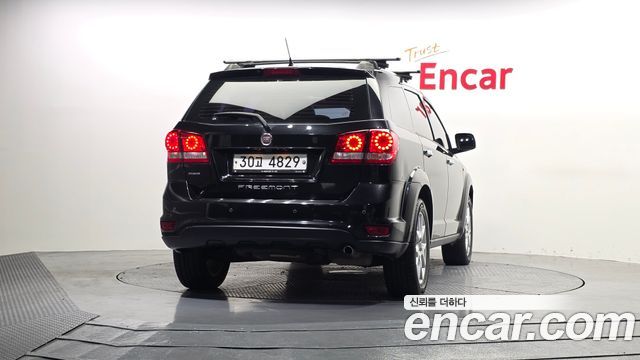 FIAT 프리몬트 2.0 라운지 2013 - photo 4 - Import Corée du Sud | International Cars