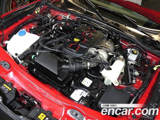 FIAT 124 Spyder 1.4 아바스 2019 - photo 11 - Import Corée du Sud | International Cars