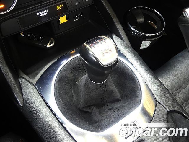 FIAT 124 Spyder 1.4 아바스 2019 - photo 15 - Import Corée du Sud | International Cars