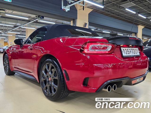 FIAT 124 Spyder 1.4 아바스 2019 - photo 4 - Import Corée du Sud | International Cars