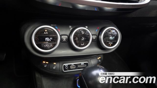 FIAT 500X 2.0 디젤 크로스 Plus AWD 2016 - photo 17 - Import Corée du Sud | International Cars