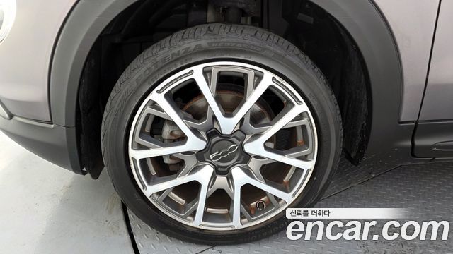 FIAT 500X 2.0 디젤 크로스 Plus AWD 2016 - photo 5 - Import Corée du Sud | International Cars