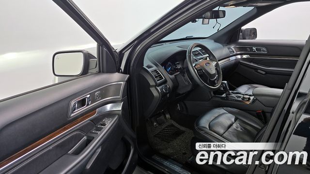 FORD 익스플로러 2.3 리미티드 4WD 2019 - photo 10 - Import Corée du Sud | International Cars
