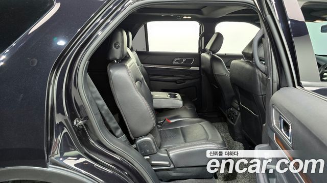 FORD 익스플로러 2.3 리미티드 4WD 2019 - photo 12 - Import Corée du Sud | International Cars