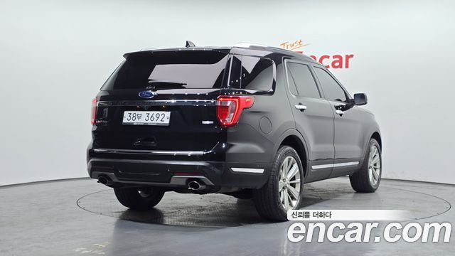 FORD 익스플로러 2.3 리미티드 4WD 2019 - photo 2 - Import Corée du Sud | International Cars