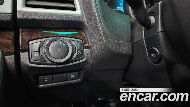 FORD 익스플로러 3.5 리미티드 4WD 2011 - photo 17 - Import Corée du Sud | International Cars