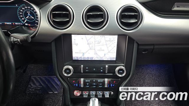 FORD 머스탱 Convertible 2022 - photo 16 - Import Corée du Sud | International Cars