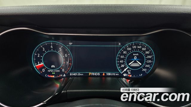 FORD 머스탱 Convertible 2022 - photo 8 - Import Corée du Sud | International Cars