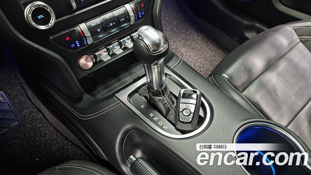 FORD 머스탱 Convertible 2022 - photo 9 - Import Corée du Sud | International Cars