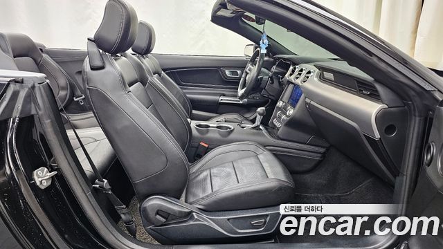 FORD 머스탱 Convertible 2023 - photo 11 - Import Corée du Sud | International Cars