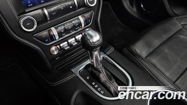 FORD 머스탱 Convertible 2023 - photo 9 - Import Corée du Sud | International Cars