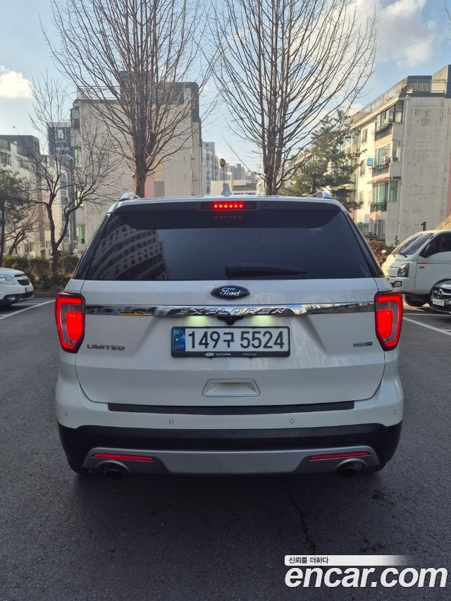FORD 익스플로러 2.3 리미티드 4WD 2017 - photo 4 - Import Corée du Sud | International Cars