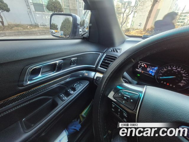 FORD 익스플로러 2.3 리미티드 4WD 2017 - photo 8 - Import Corée du Sud | International Cars