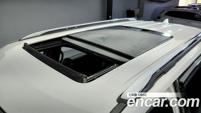 FORD 익스플로러 2.3 리미티드 4WD 2019 - photo 18 - Import Corée du Sud | International Cars