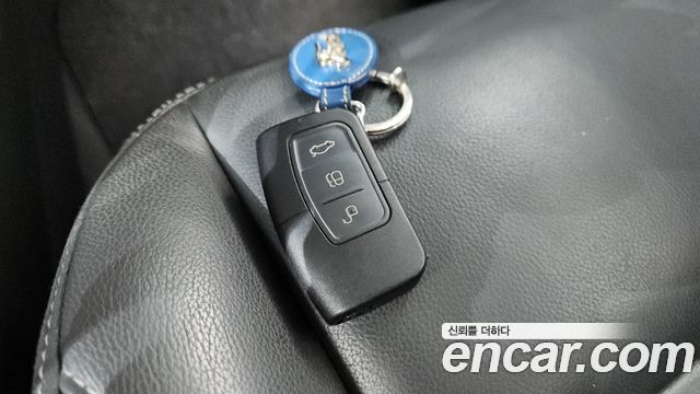 FORD 이스케이프 1.6 2014 - photo 14 - Import Corée du Sud | International Cars