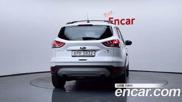 FORD 이스케이프 1.6 2014 - photo 4 - Import Corée du Sud | International Cars