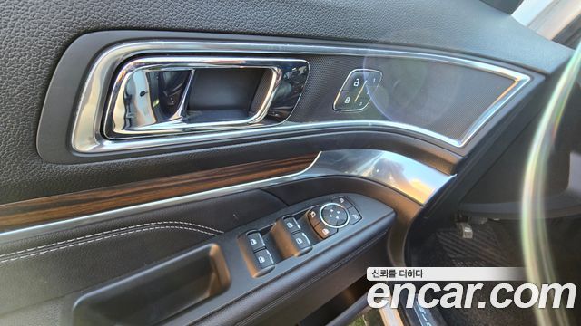 FORD 익스플로러 2.3 리미티드 4WD 2018 - photo 10 - Import Corée du Sud | International Cars