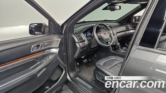 FORD 익스플로러 2.3 리미티드 4WD 2019 - photo 13 - Import Corée du Sud | International Cars
