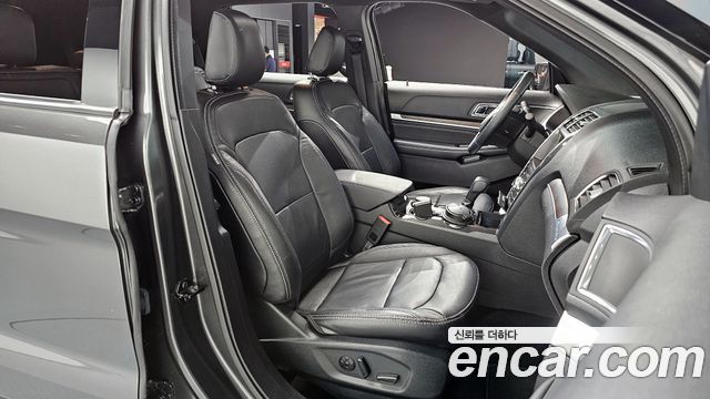 FORD 익스플로러 2.3 리미티드 4WD 2019 - photo 17 - Import Corée du Sud | International Cars