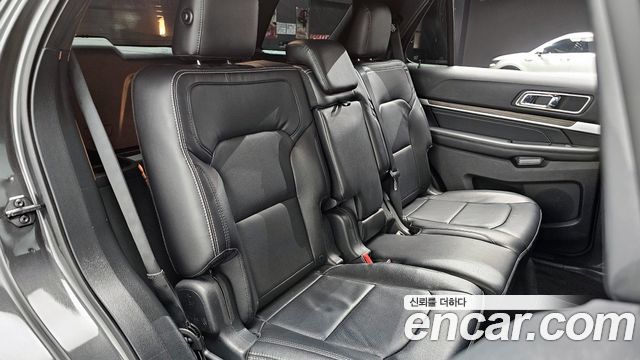 FORD 익스플로러 2.3 리미티드 4WD 2019 - photo 18 - Import Corée du Sud | International Cars