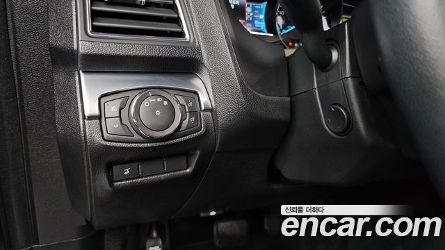 FORD 익스플로러 2.3 리미티드 4WD 2019 - photo 20 - Import Corée du Sud | International Cars