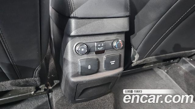 FORD 익스플로러 2.3 리미티드 4WD 2019 - photo 29 - Import Corée du Sud | International Cars
