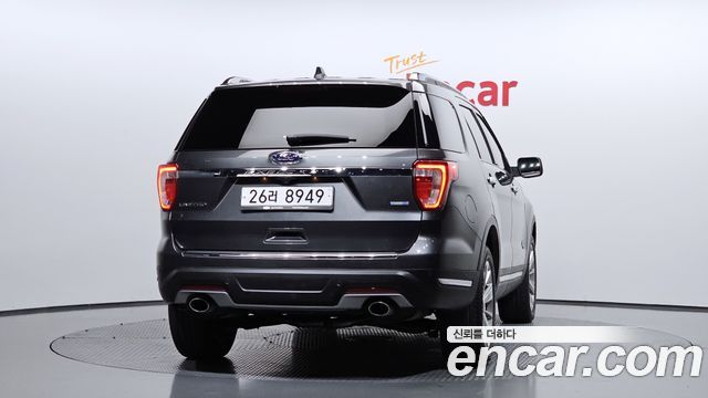 FORD 익스플로러 2.3 리미티드 4WD 2019 - photo 4 - Import Corée du Sud | International Cars