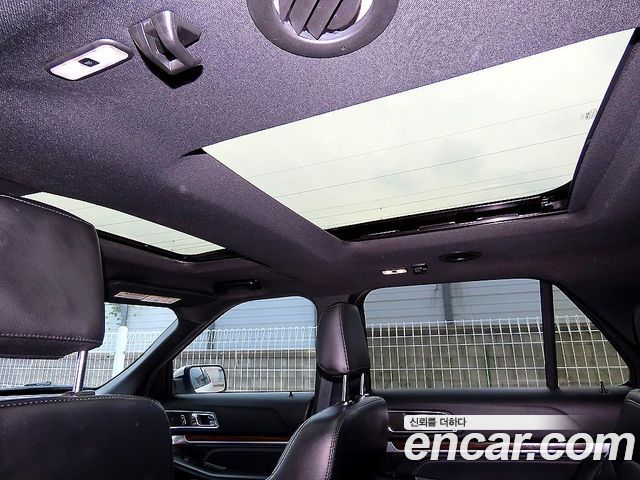 FORD 익스플로러 2.3 리미티드 4WD 2019 - photo 17 - Import Corée du Sud | International Cars