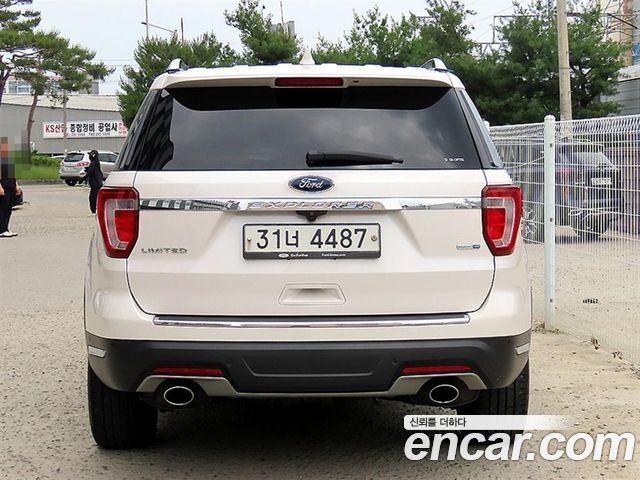 FORD 익스플로러 2.3 리미티드 4WD 2019 - photo 4 - Import Corée du Sud | International Cars