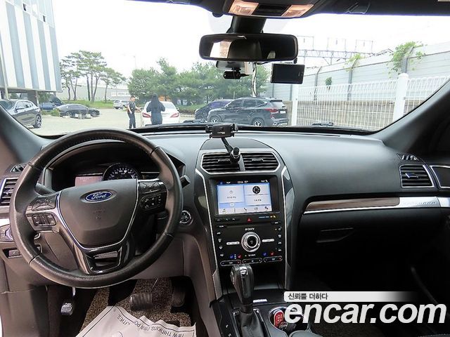 FORD 익스플로러 2.3 리미티드 4WD 2019 - photo 7 - Import Corée du Sud | International Cars