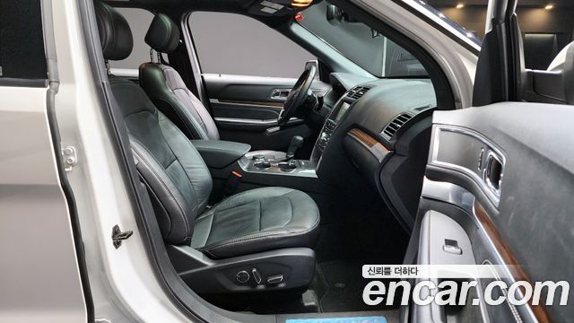 FORD 익스플로러 2.3 리미티드 4WD 2017 - photo 16 - Import Corée du Sud | International Cars