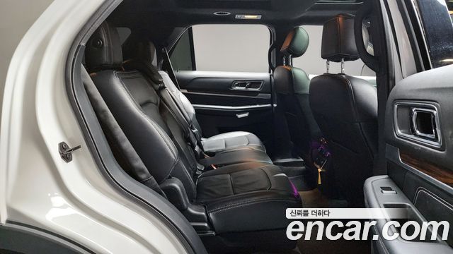 FORD 익스플로러 2.3 리미티드 4WD 2017 - photo 17 - Import Corée du Sud | International Cars