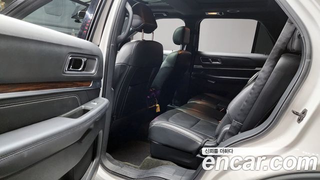 FORD 익스플로러 2.3 리미티드 4WD 2017 - photo 18 - Import Corée du Sud | International Cars