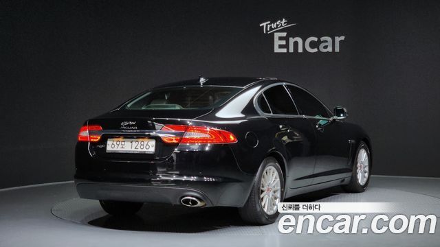 JAGUAR New XF 2.2D Luxury 2015 - photo 2 - Import Corée du Sud | International Cars