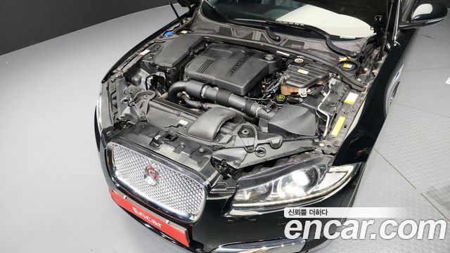 JAGUAR New XF 2.2D Luxury 2015 - photo 6 - Import Corée du Sud | International Cars