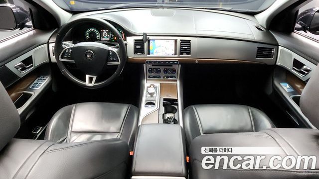 JAGUAR New XF 2.2D Luxury 2015 - photo 7 - Import Corée du Sud | International Cars
